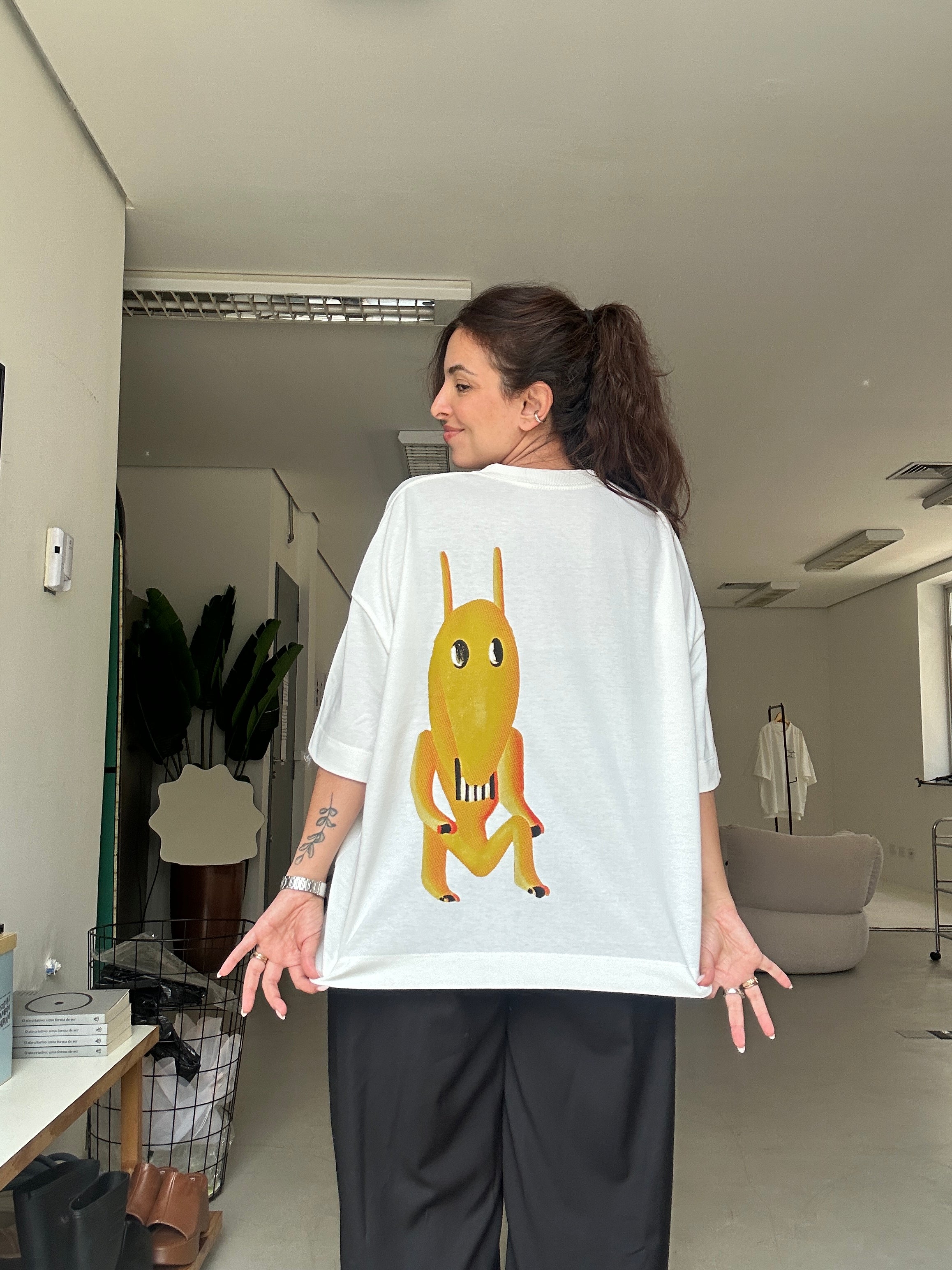 camisetão cuca collab tarsila do amaral