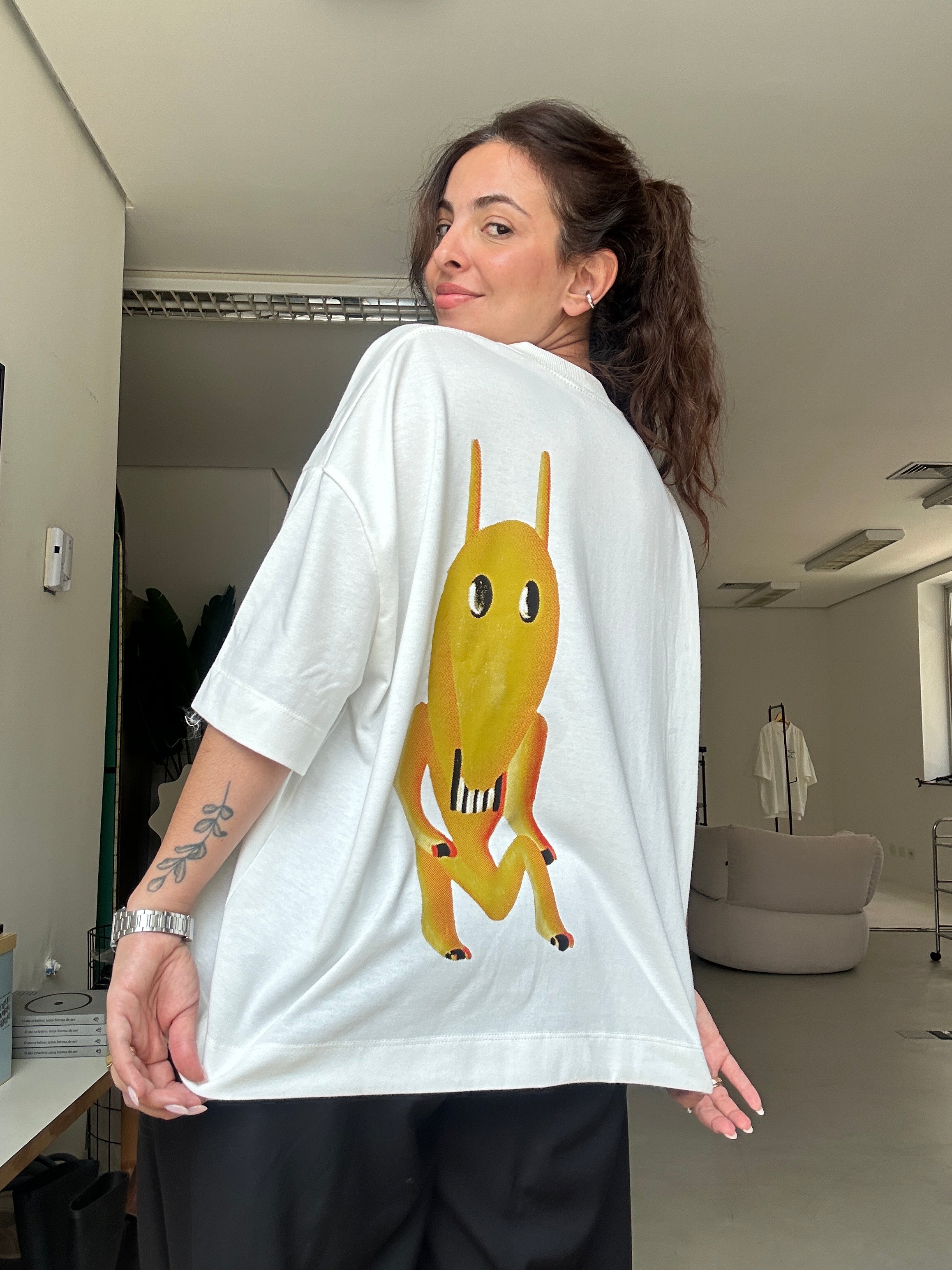 camisetão cuca collab tarsila do amaral